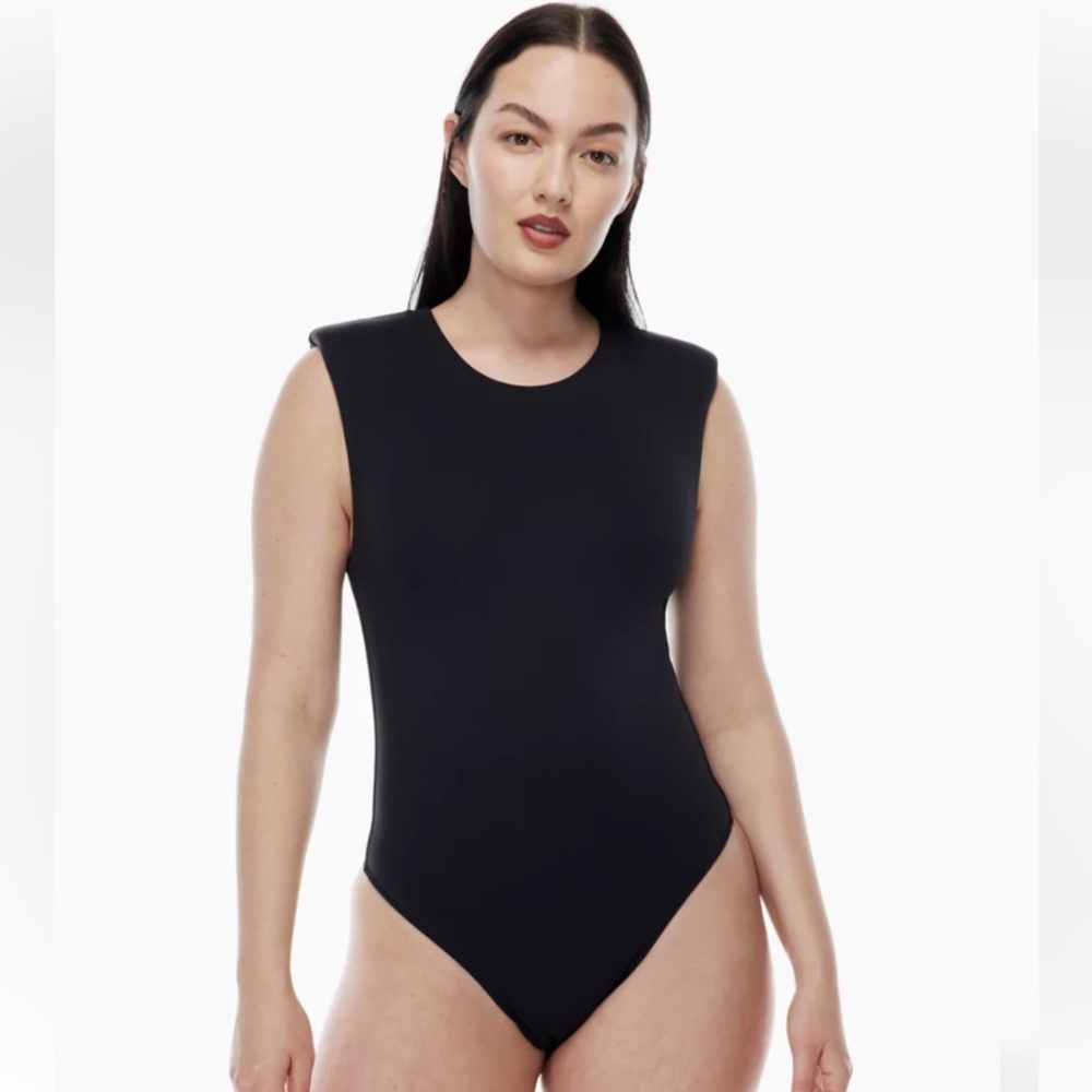 Aritzia Babaton Contour Shoulder Pad Bodysuit